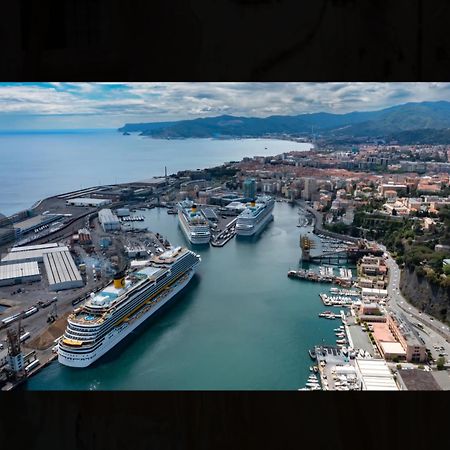 Il Talismano-In Citta -Vicino Al Mare Apartment Savona Exterior photo